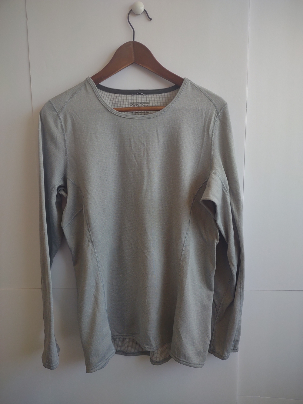 Patagonia Capilene Mid Weight Base Layer Long Sleeve  Crew - Light Gray